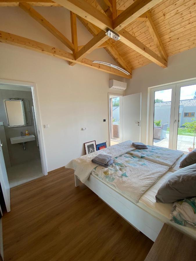 Prosluneny Dum S Vyhledem Na Palavu Holiday home *