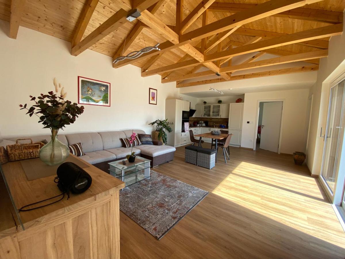 Holiday home Prosluneny Dum S Vyhledem Na Palavu *